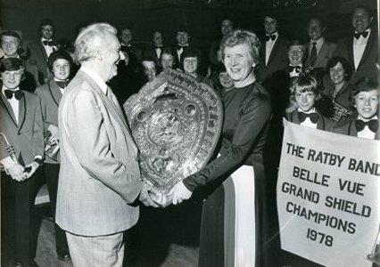 563741_418589328223409_1261567212_n