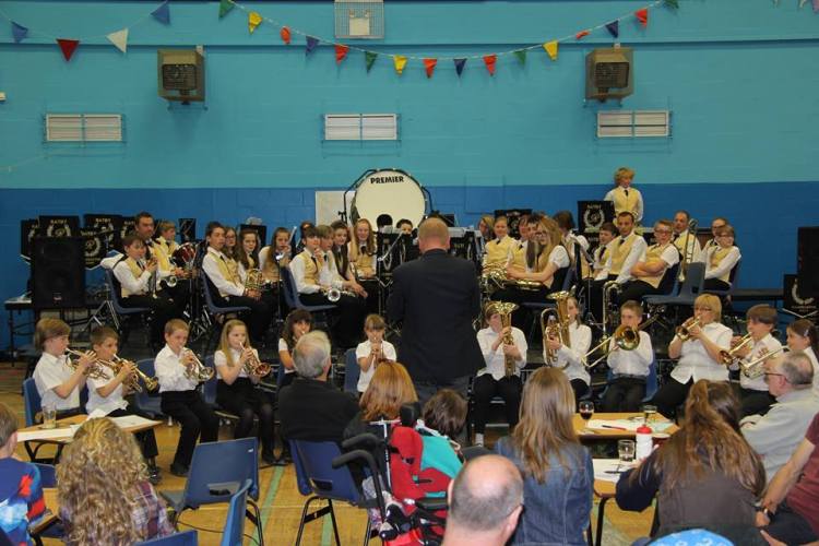 10343539_647347218680951_192307146103995945_n